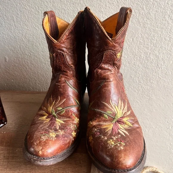 Old Gringo Embroidered Brown Leather Boots - Picture 3 of 6